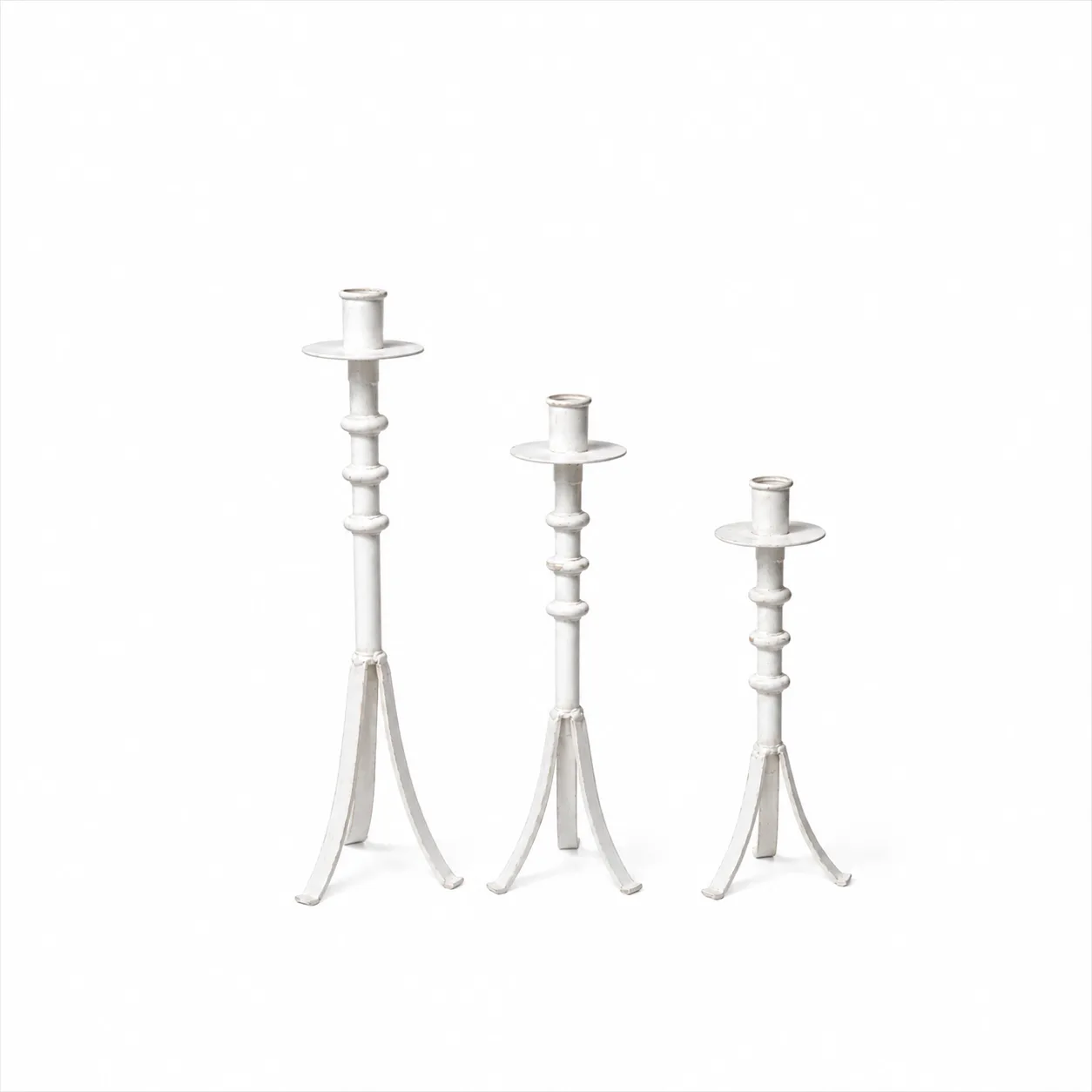 Candelabro monofiamma ferro bianco - noleggio candelabri e bugie Montineri