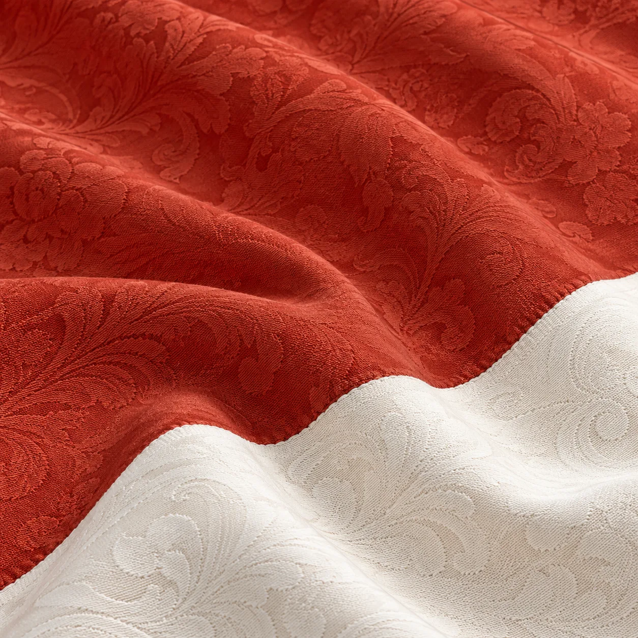 Runner damasco rosso scuro bordo champagne - dettaglio 2
